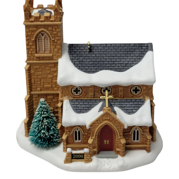 Hallmark Keepsake Christmas Tree Ornament 2006 Old Stone Church - Picture 1 of 12
